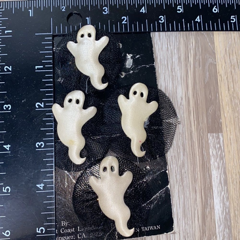 Halloween ghost button cover ups vintage sweater Halloween black and white - Picture 5 of 6